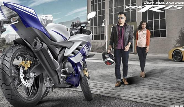 Brosur Daftar Harga Kredit Yamaha R15 Terbaru