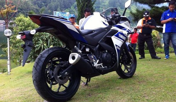 Spesifikasi dan Harga Yamaha R25 2014