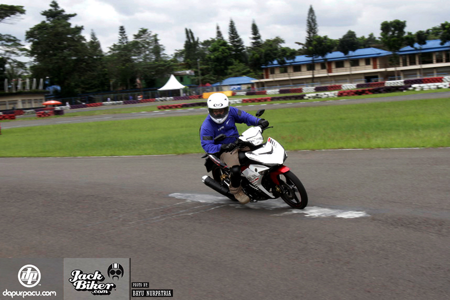 Test Ride Yamaha MX King 150